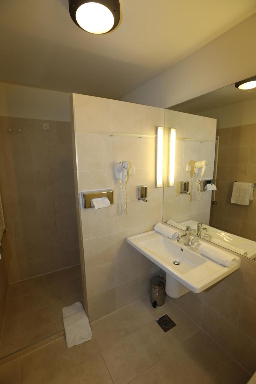 Hotel Ravna Gora Εξωτερικό φωτογραφία