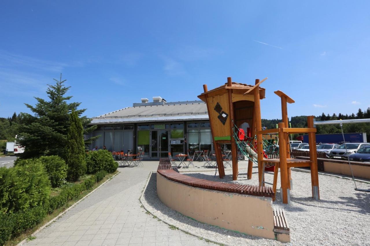 Hotel Ravna Gora Εξωτερικό φωτογραφία