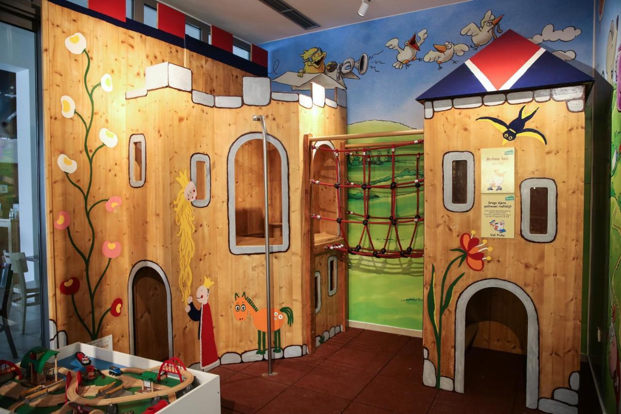 Hotel Ravna Gora Εξωτερικό φωτογραφία